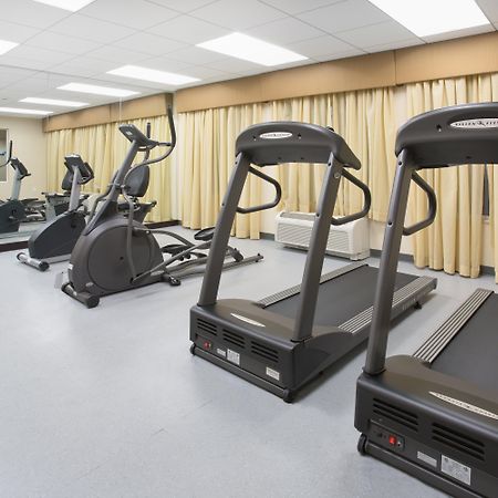 Holiday Inn Express Hotel & Suites Minot South By Ihg Buitenkant foto