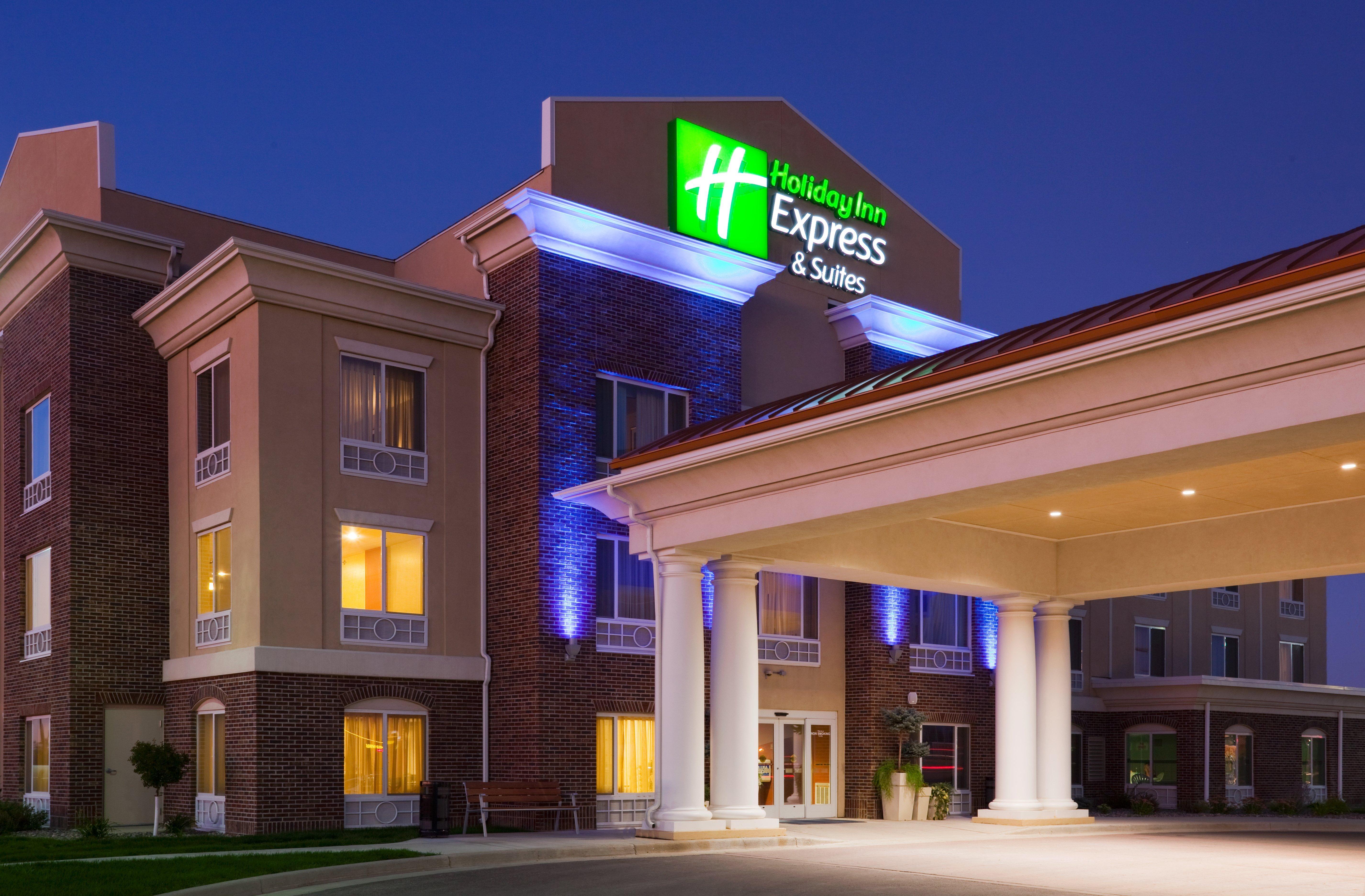 Holiday Inn Express Hotel & Suites Minot South By Ihg Buitenkant foto