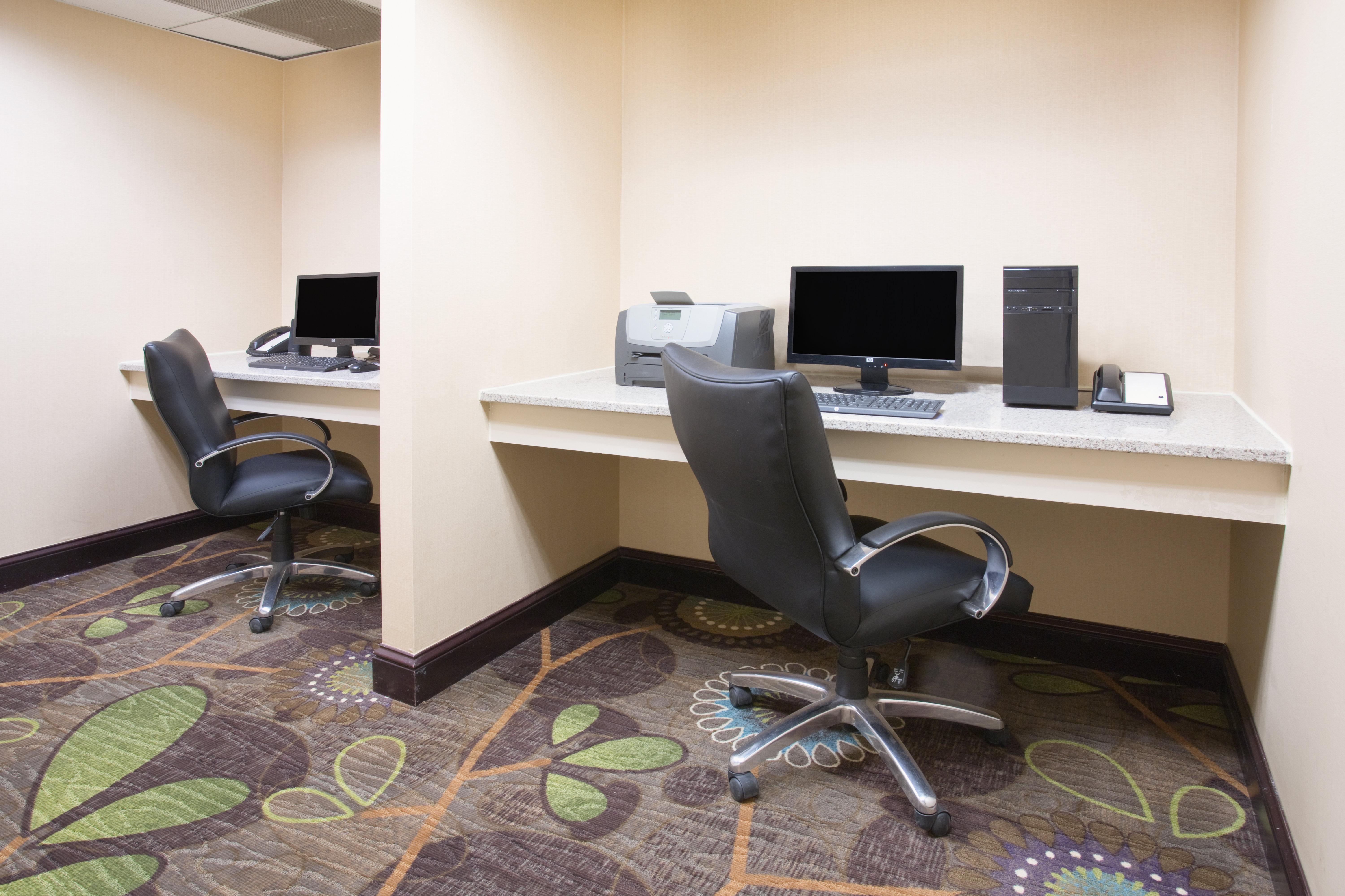 Holiday Inn Express Hotel & Suites Minot South By Ihg Buitenkant foto